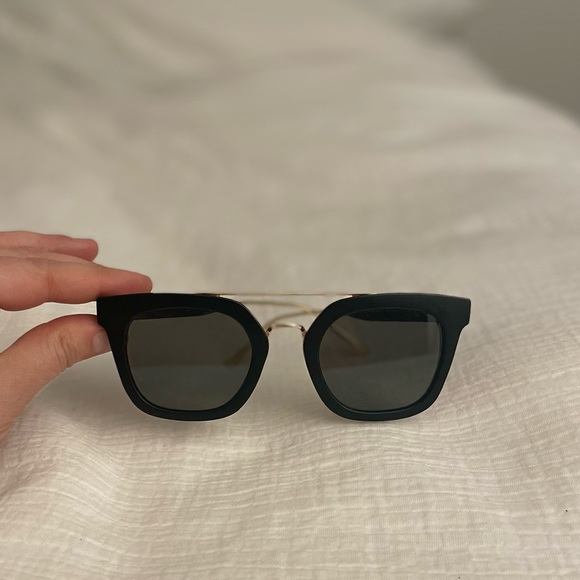 Oversized sunglasses - Picture 2 of 5